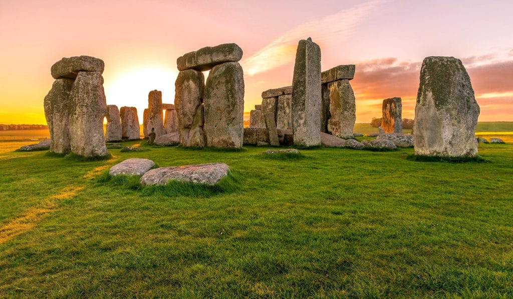 stone circle sunrise-938998_1920.jpg pixabay